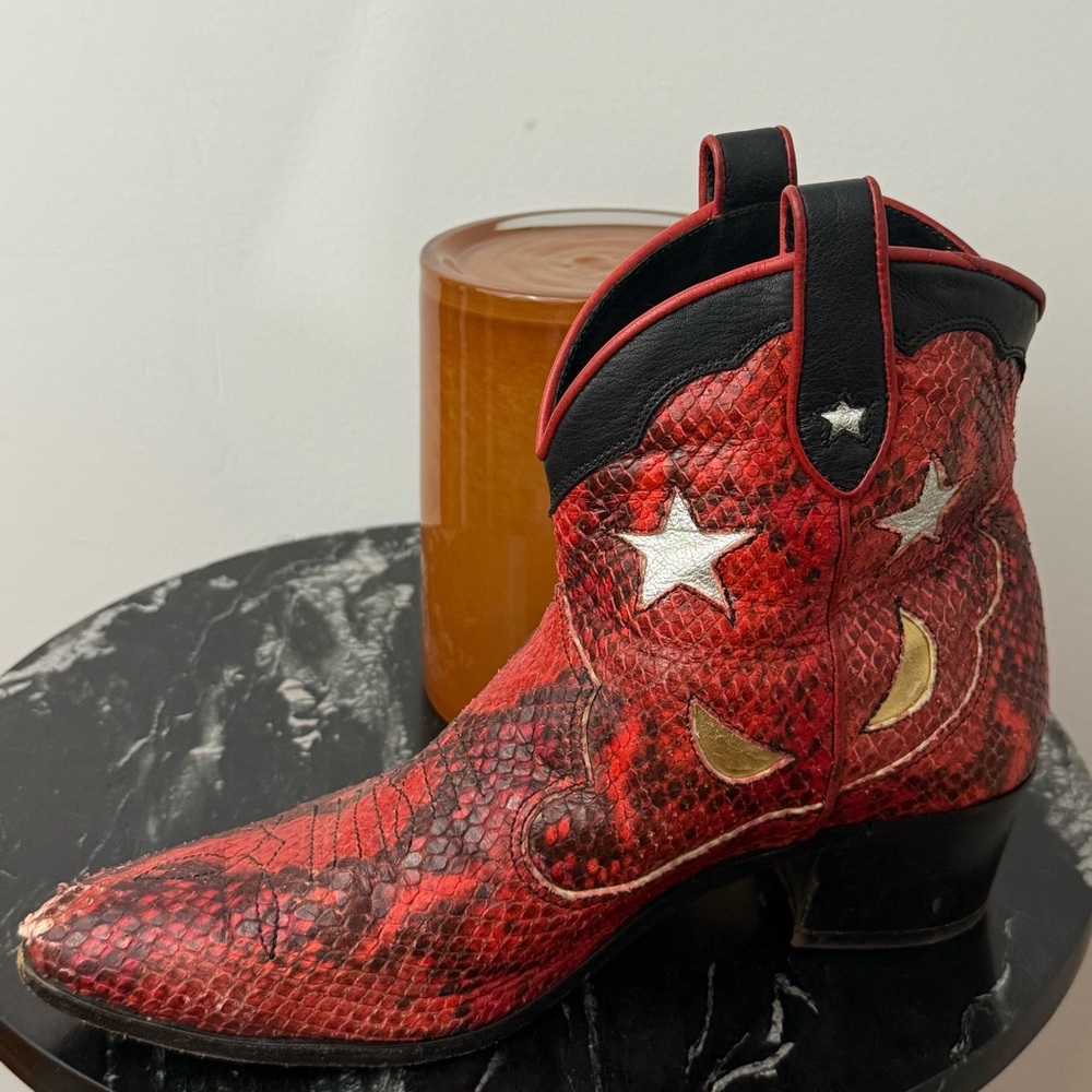 Red and Black Western Boots with Star and Moon design cowboy boot - Picture 5 of 14